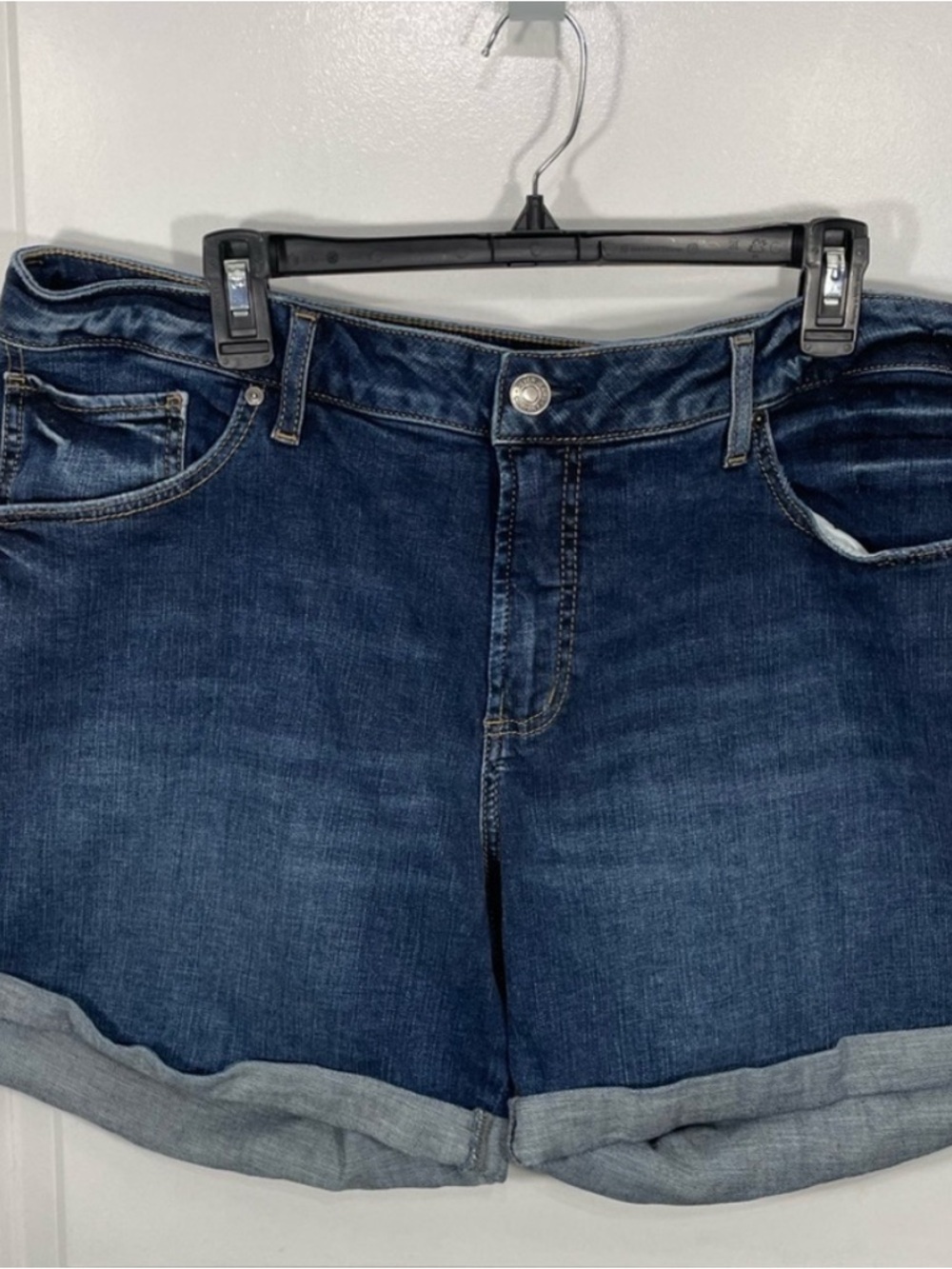 Silver Jeans Dark Wash Denim Blue Rolled-Hem Shorts Size 20 CB-BB